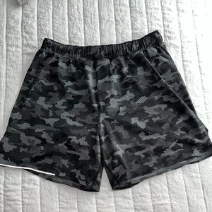 Mens Lululemon Pace Breaker Lined Short 7". Size large